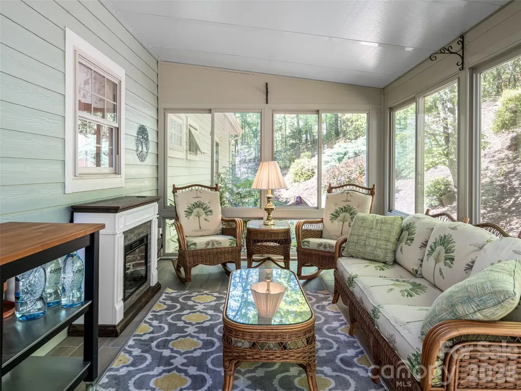 4 Dogwood Glen Circle Etowah NC 28729