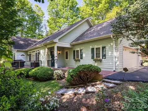 4 Dogwood Glen Circle Etowah NC 28729