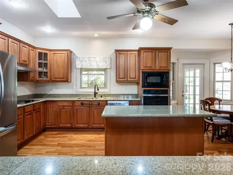 4 Dogwood Glen Circle Etowah NC 28729