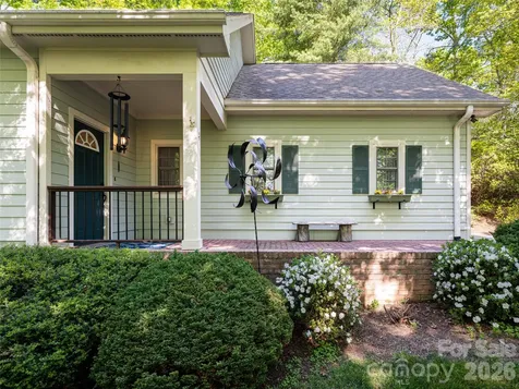 4 Dogwood Glen Circle Etowah NC 28729