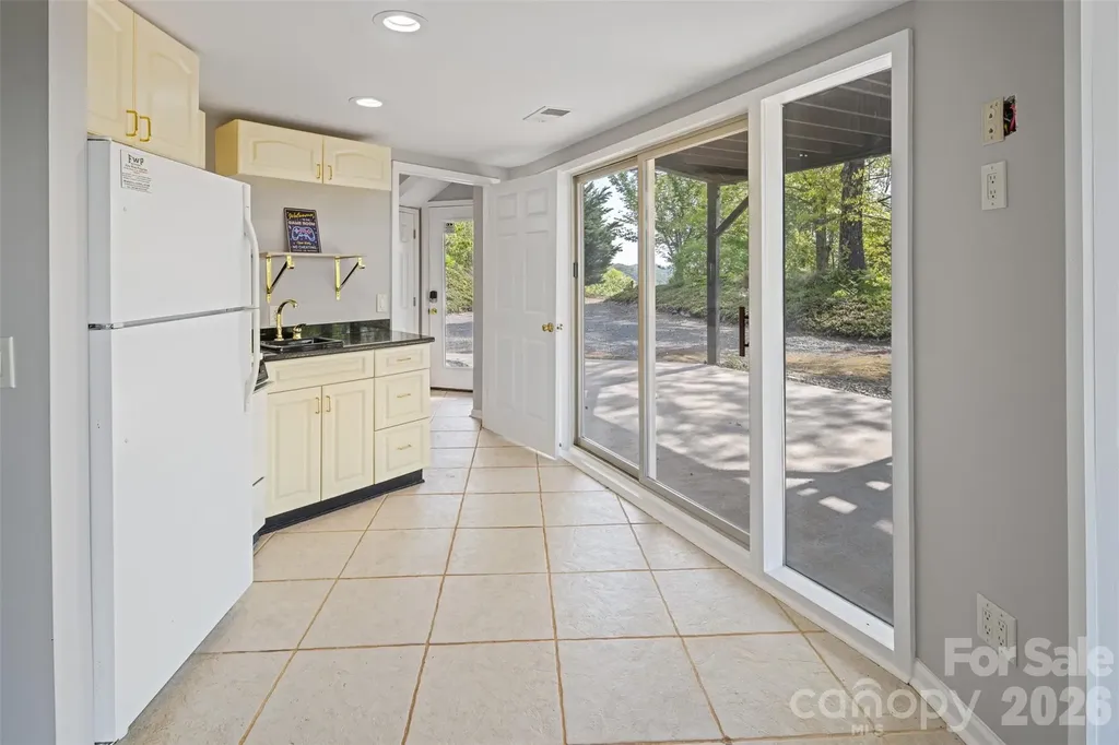 146 Cherokee Lane Purlear NC 28665
