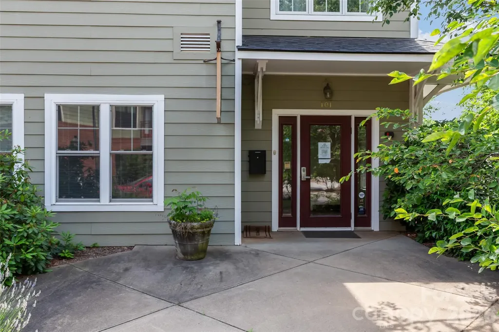 64 Clingman Avenue Asheville NC 28801