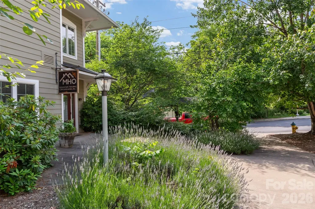 64 Clingman Avenue Asheville NC 28801