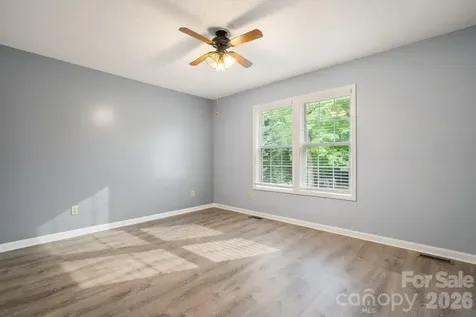1011 Cambridge Court Lenoir NC 28645