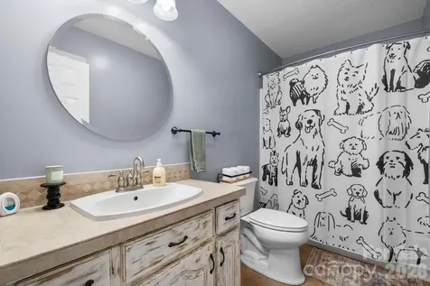 1011 Cambridge Court Lenoir NC 28645