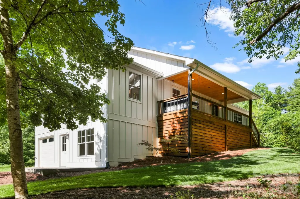 316 Big Raven Lane Saluda NC 28773