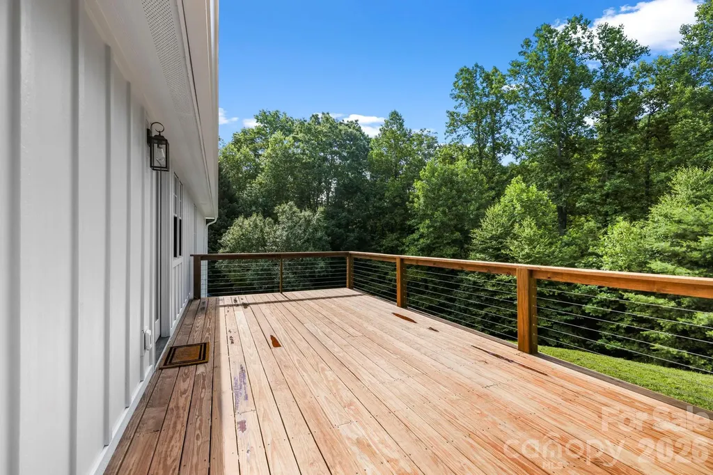 316 Big Raven Lane Saluda NC 28773