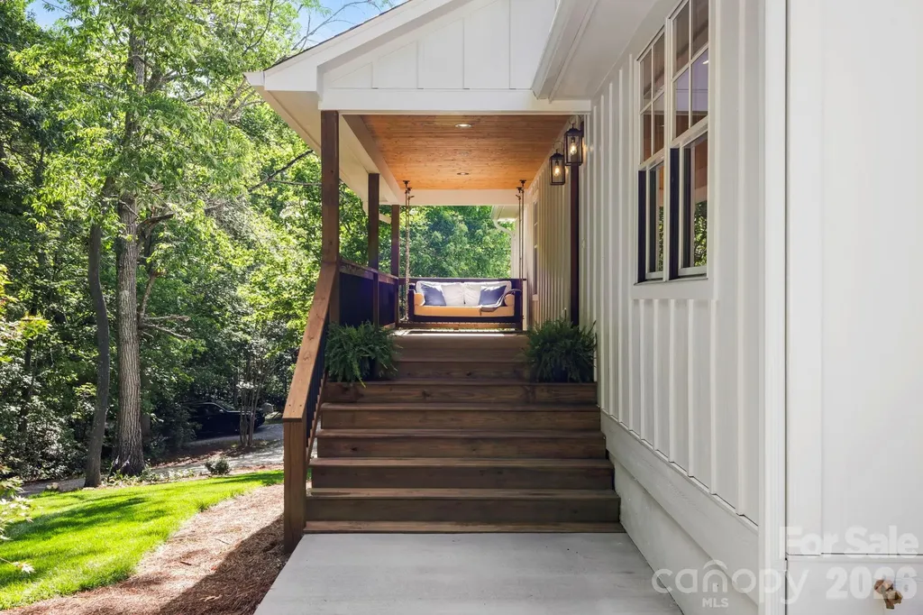 316 Big Raven Lane Saluda NC 28773