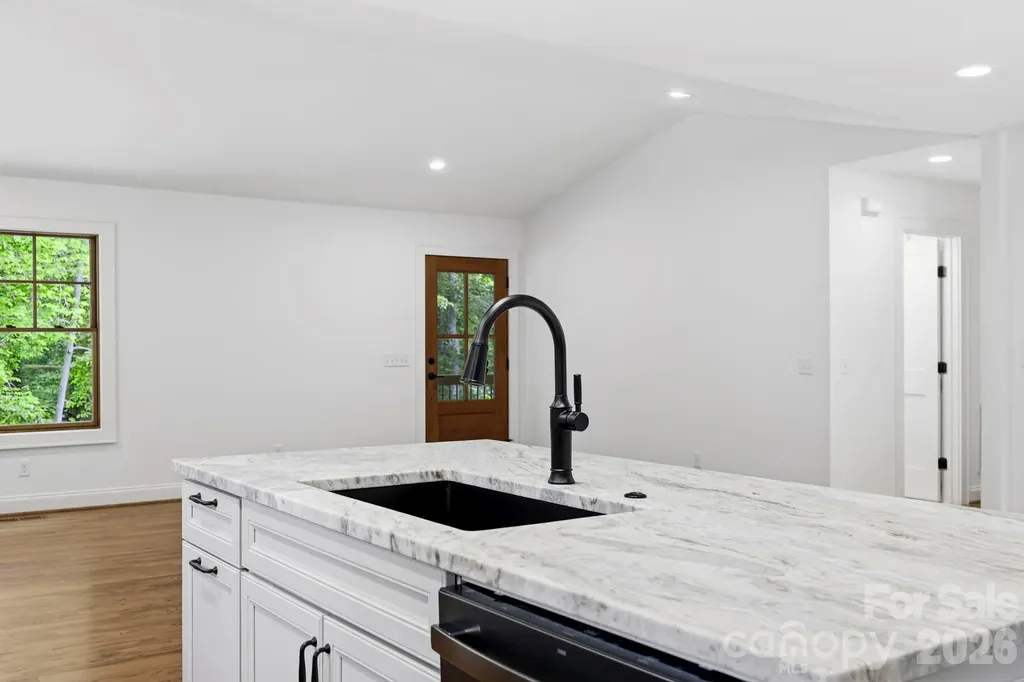 316 Big Raven Lane Saluda NC 28773