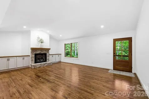 316 Big Raven Lane Saluda NC 28773