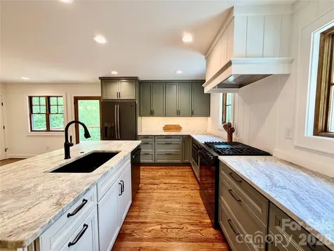 316 Big Raven Lane Saluda NC 28773