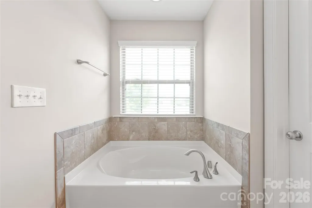 5662 Stonewells Drive Charlotte NC 28278