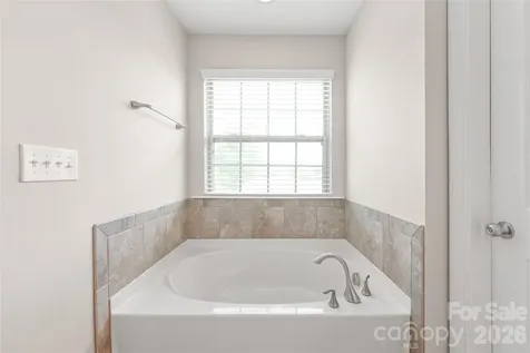 5662 Stonewells Drive Charlotte NC 28278