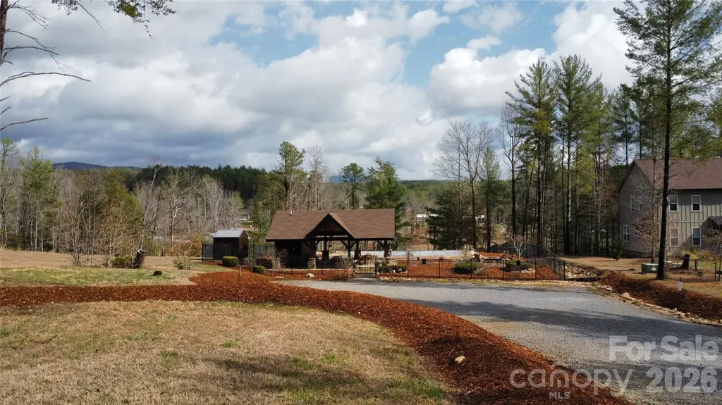431 Ridge Point Road Nebo NC 28761