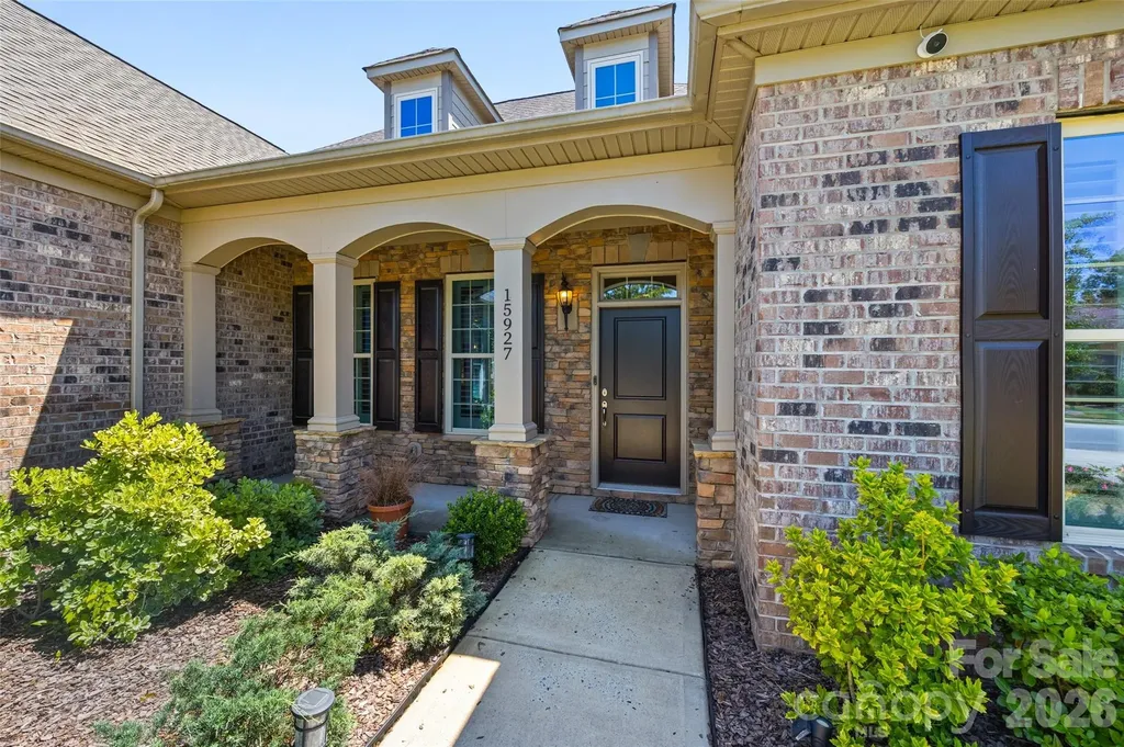 15927 Vale Ridge Drive Charlotte NC 28278