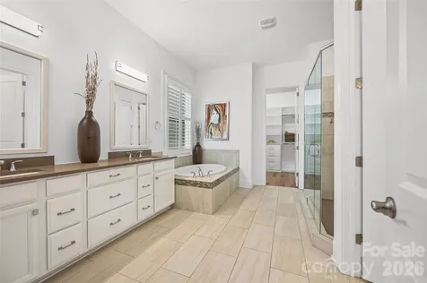 15927 Vale Ridge Drive Charlotte NC 28278