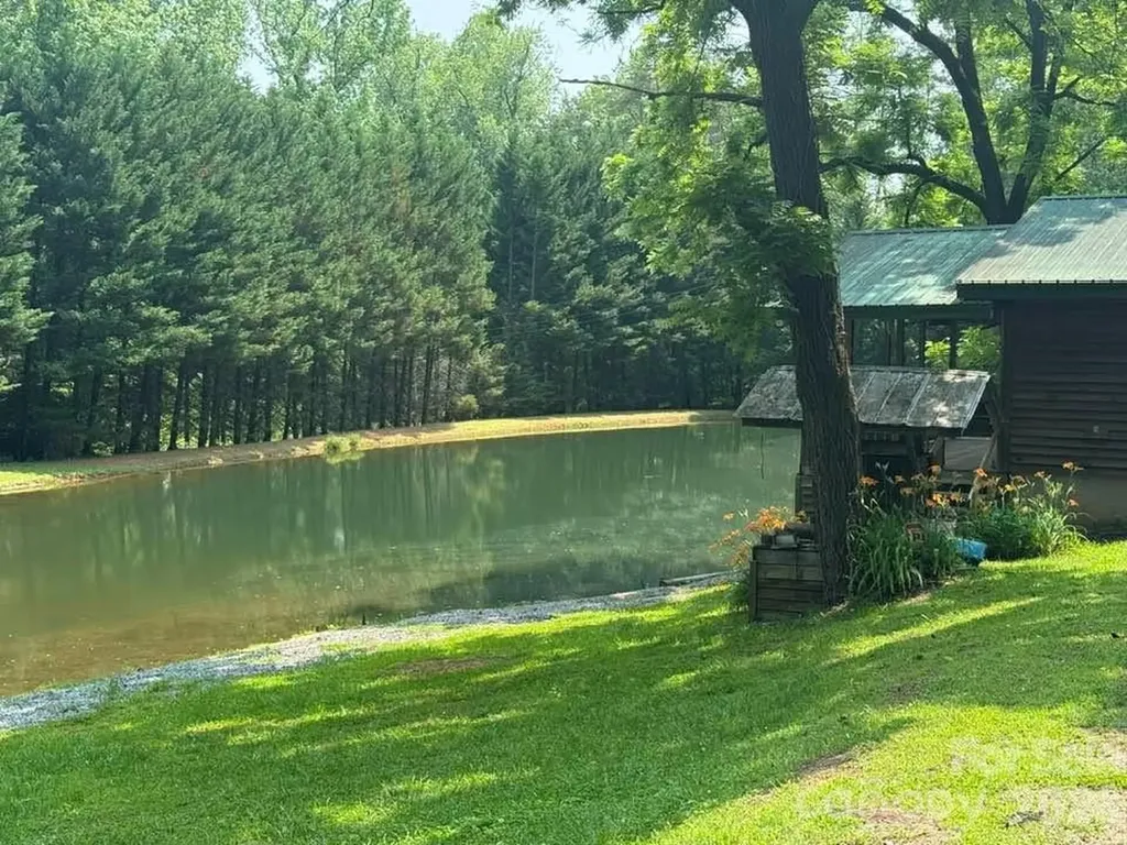 650 Smith Waldrop Road Columbus NC 28722