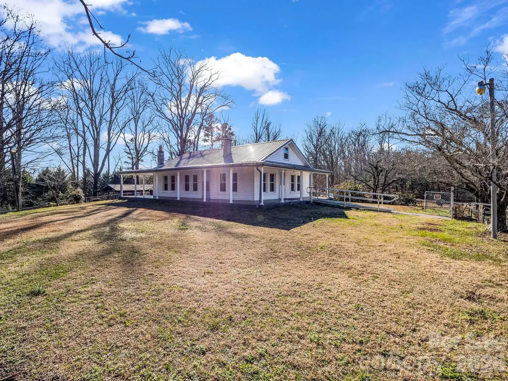 620 Smith Waldrop Road Columbus NC 28722
