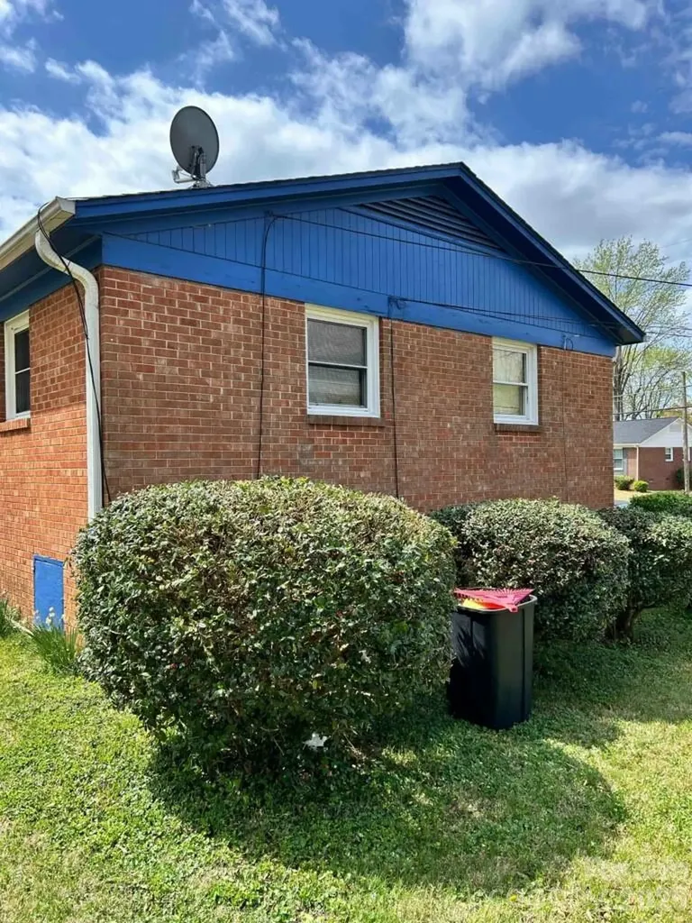 2404 Larkspur Drive Greensboro NC 27405