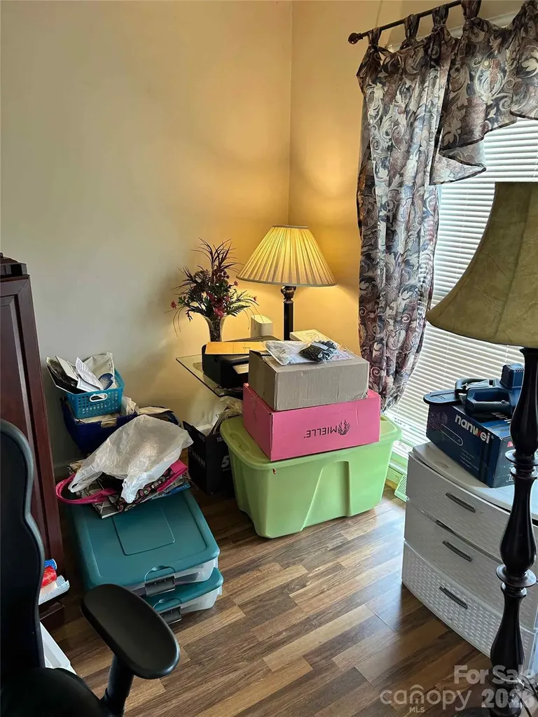2404 Larkspur Drive Greensboro NC 27405