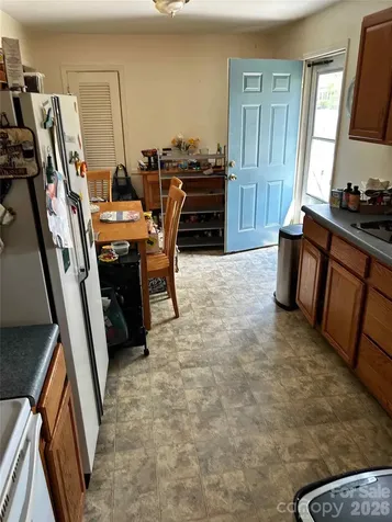 2404 Larkspur Drive Greensboro NC 27405