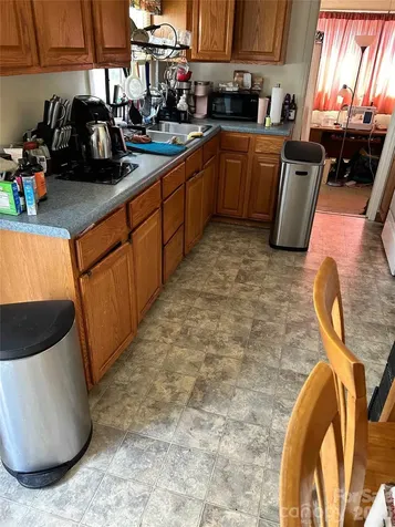 2404 Larkspur Drive Greensboro NC 27405
