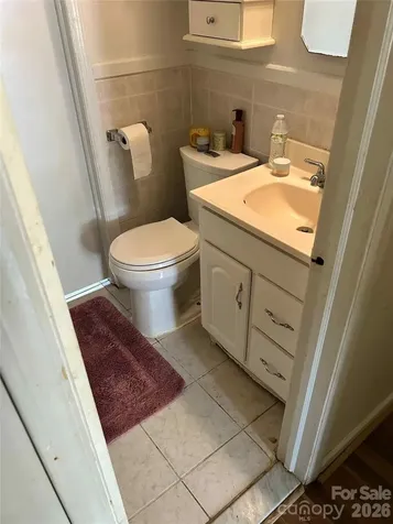 2404 Larkspur Drive Greensboro NC 27405