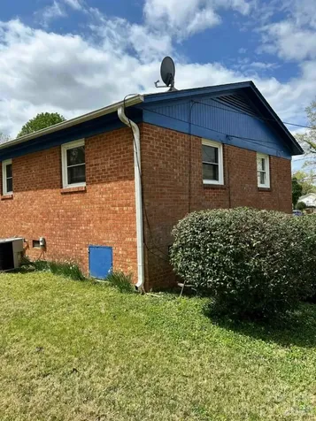 2404 Larkspur Drive Greensboro NC 27405
