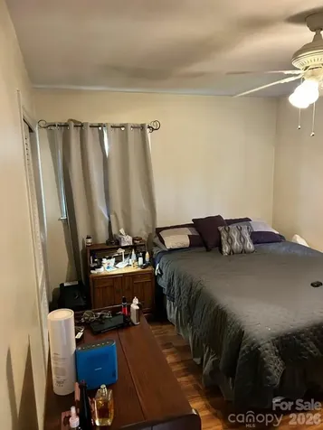 2404 Larkspur Drive Greensboro NC 27405