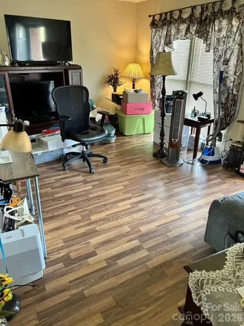 2404 Larkspur Drive Greensboro NC 27405