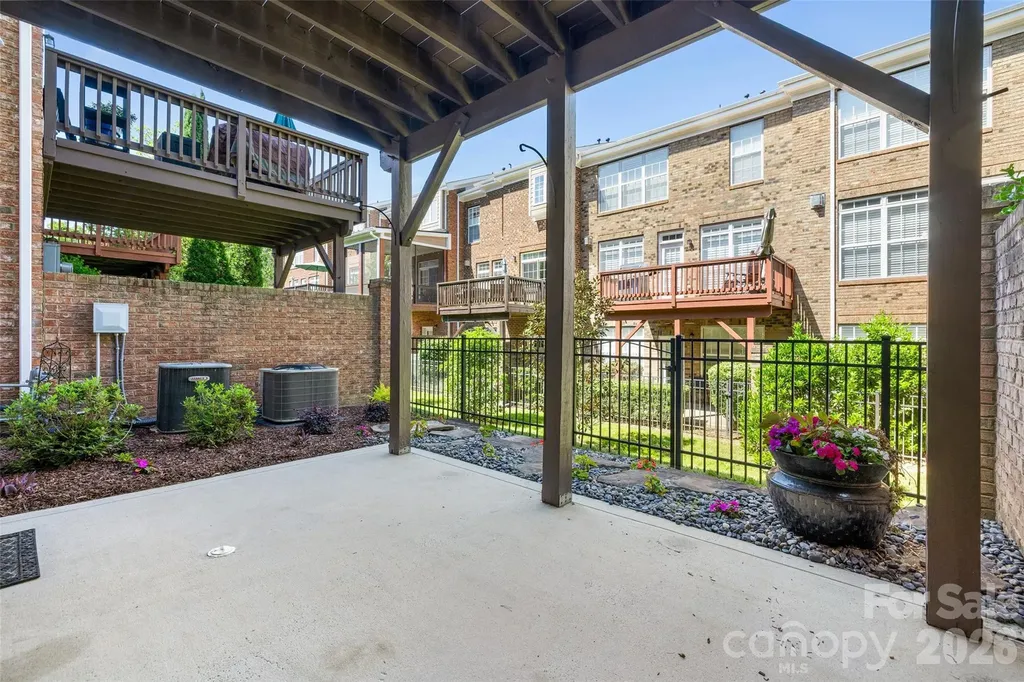 7810 Springs Village Lane Charlotte NC 28226