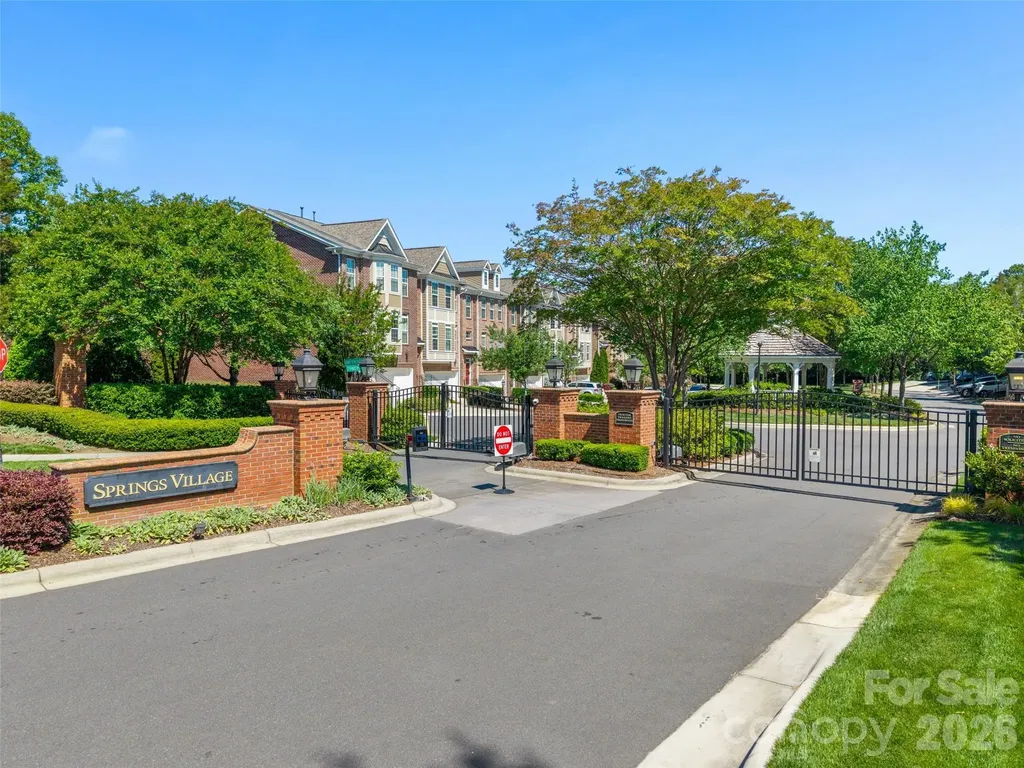 7810 Springs Village Lane Charlotte NC 28226