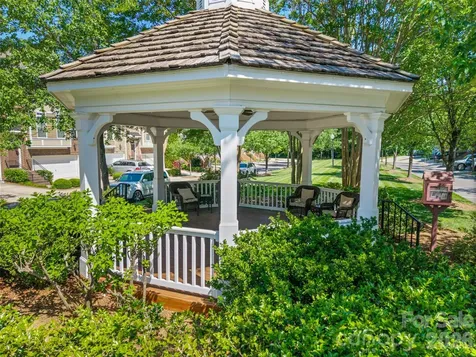 7810 Springs Village Lane Charlotte NC 28226