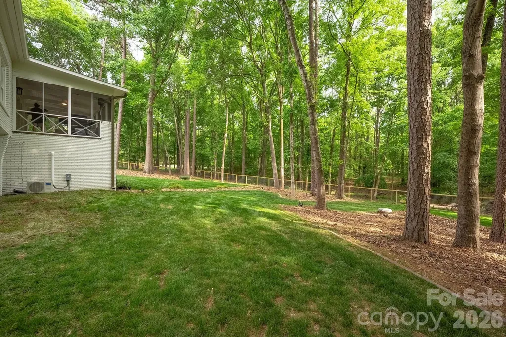 1800 Chestnut Lane Matthews NC 28104