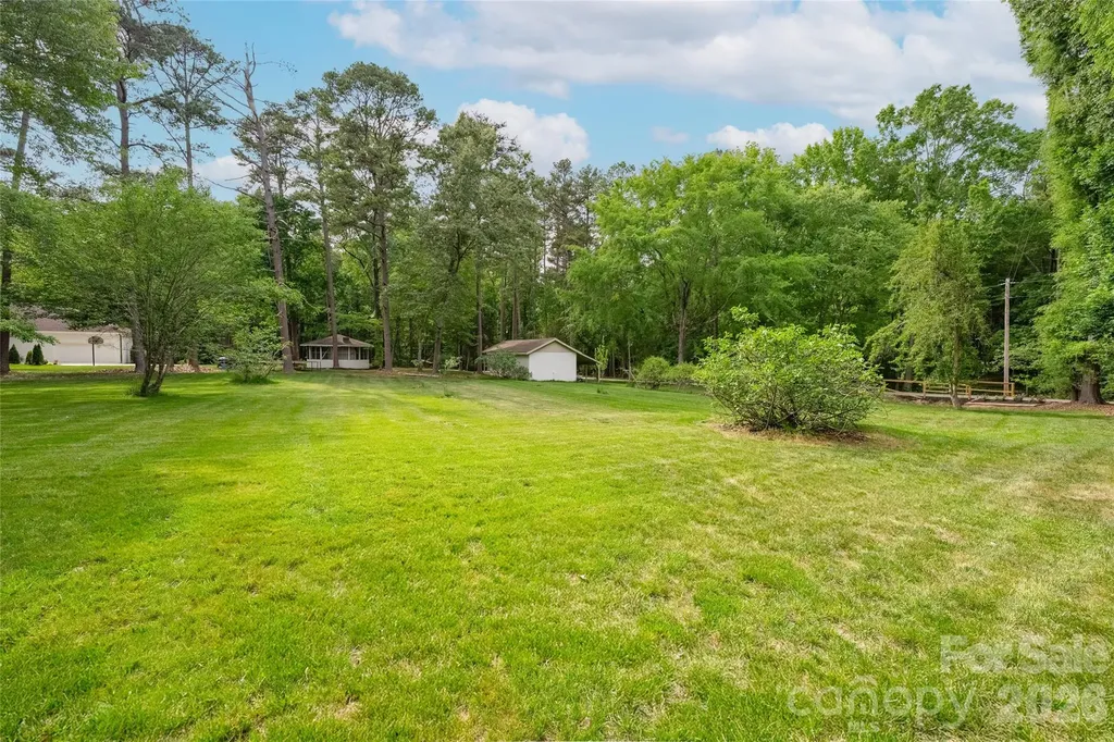 1800 Chestnut Lane Matthews NC 28104