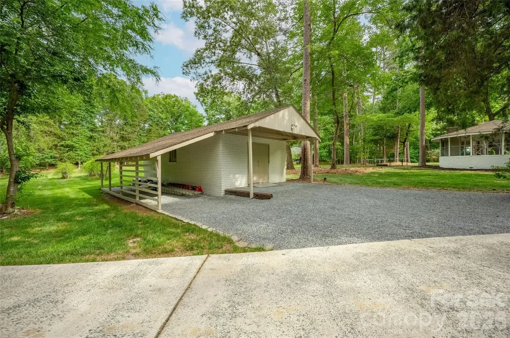 1800 Chestnut Lane Matthews NC 28104