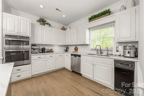 1800 Chestnut Lane Matthews NC 28104