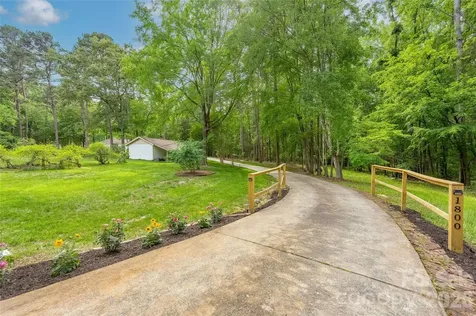 1800 Chestnut Lane Matthews NC 28104
