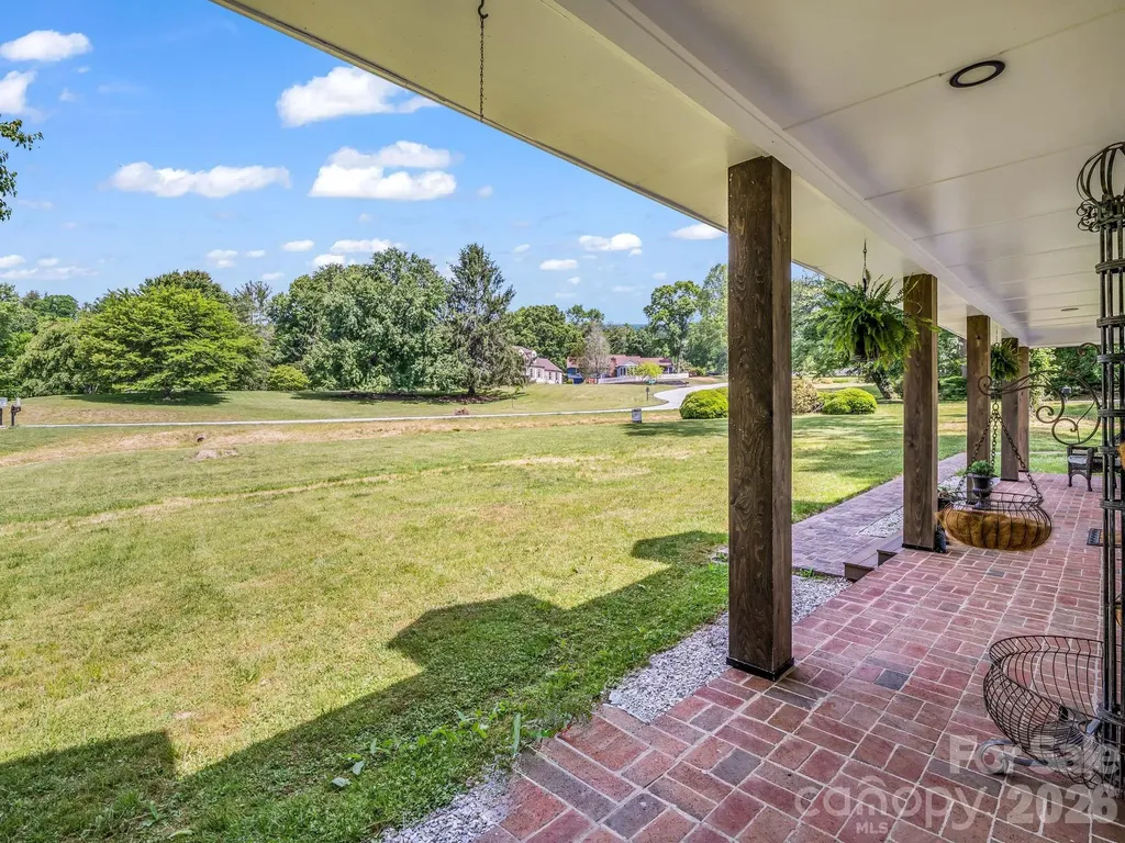 213 Raintree Drive Hendersonville NC 28791