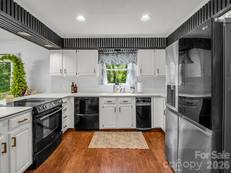 213 Raintree Drive Hendersonville NC 28791