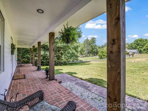 213 Raintree Drive Hendersonville NC 28791
