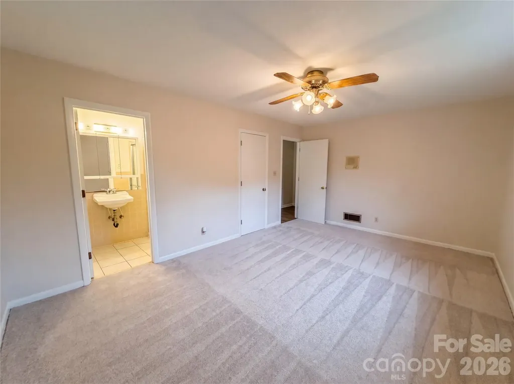128 Greenview Drive Kannapolis NC 28081