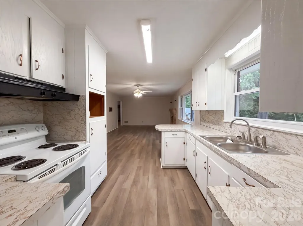 128 Greenview Drive Kannapolis NC 28081