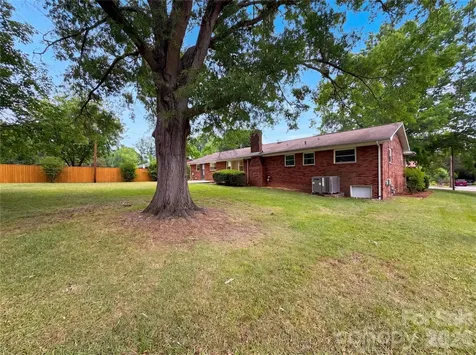 128 Greenview Drive Kannapolis NC 28081