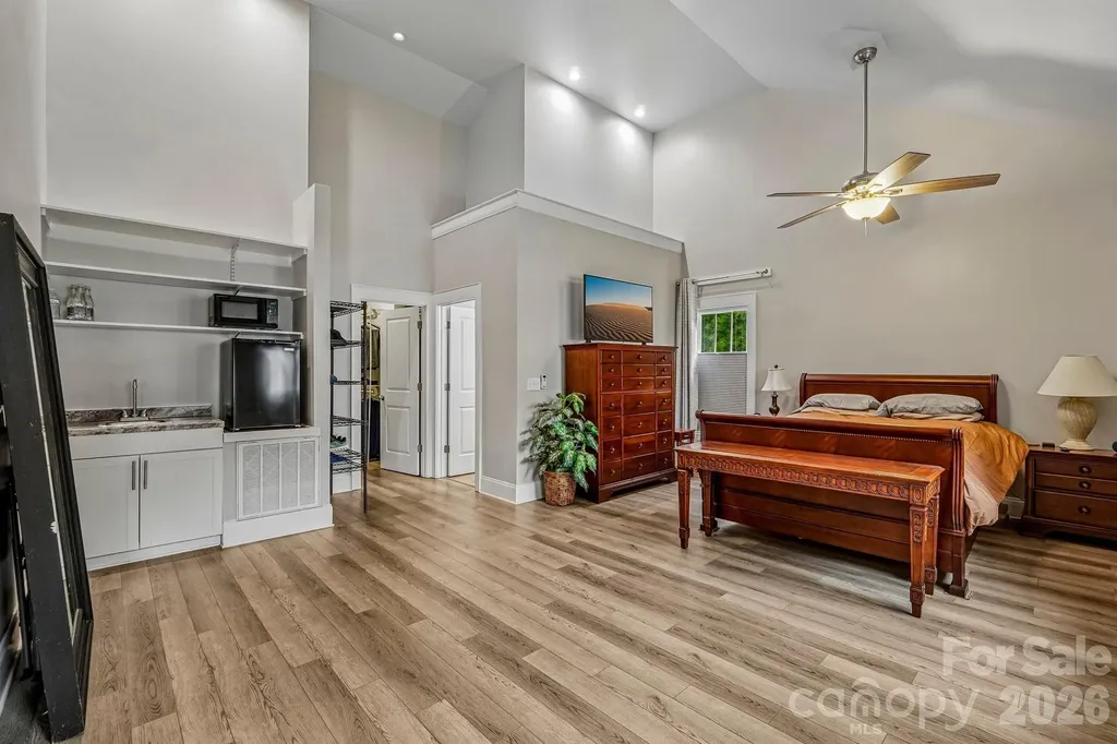 611 E 37th Street Charlotte NC 28205