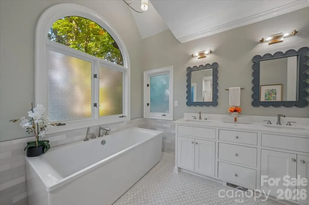 5631 Colony Road Charlotte NC 28226