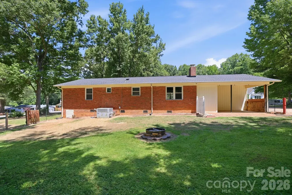 225 Middleton Avenue Matthews NC 28104