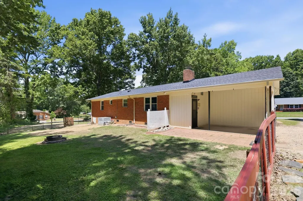 225 Middleton Avenue Matthews NC 28104