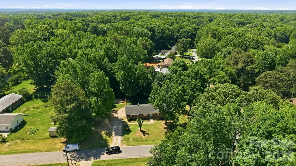 225 Middleton Avenue Matthews NC 28104