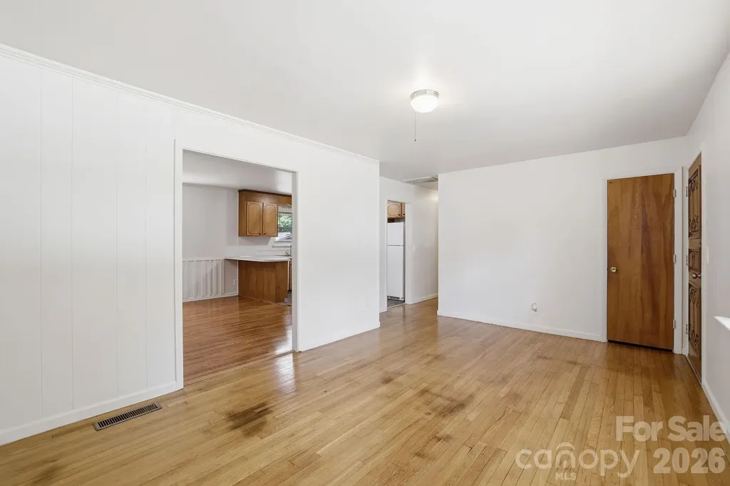 225 Middleton Avenue Matthews NC 28104